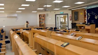 המקום שמוקיר את קדושת התפילה: כך פועל בית הכנסת הייחודי