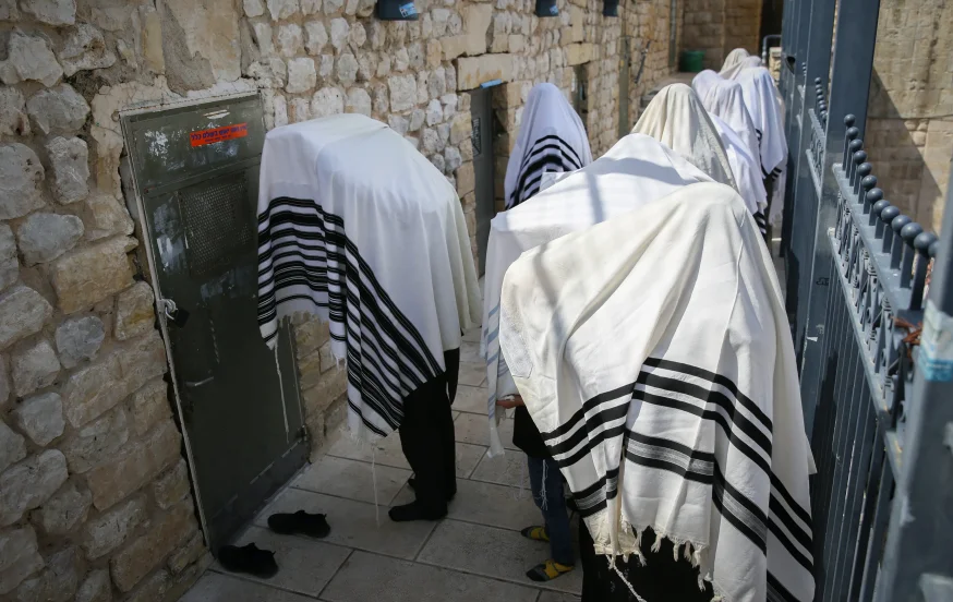 בזמן ברכת כהנים: הסגולה העתיקה להצלחה שרבים לא מכירים בזמן ברכת כהנים: הסגולה העתיקה להצלחה שרבים לא מכירים