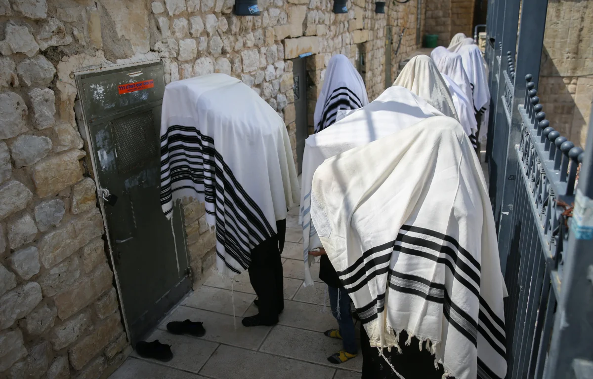 בזמן ברכת כהנים: הסגולה העתיקה להצלחה שרבים לא מכירים בזמן ברכת כהנים: הסגולה העתיקה להצלחה שרבים לא מכירים