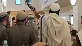 צפו: חיילי צה"ל מרעידים את השמיים עם תפילין וטליתות