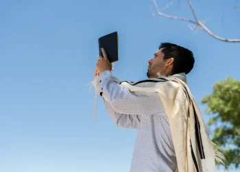 הסגולה לפרנסה מהרמב"ן: אמרו זאת 3 פעמים בראש חודש הסגולה לפרנסה מהרמב"ן: אמרו זאת 3 פעמים בראש חודש
