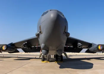 אסון כבד בארה"ב: מפציץ B-52 התרסק דקות אחרי ההמראה, 8 אנשי צוות נהרגו אסון כבד בארה"ב: מפציץ B-52 התרסק דקות אחרי ההמראה, 8 אנשי צוות נהרגו