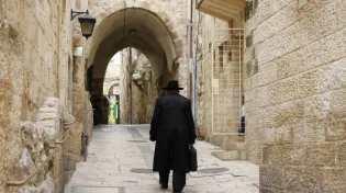 "מה הרווחתם?": הרב אסף את כל בני העיר לבית הכנסת כדי לחשוף את האמת הכואבת