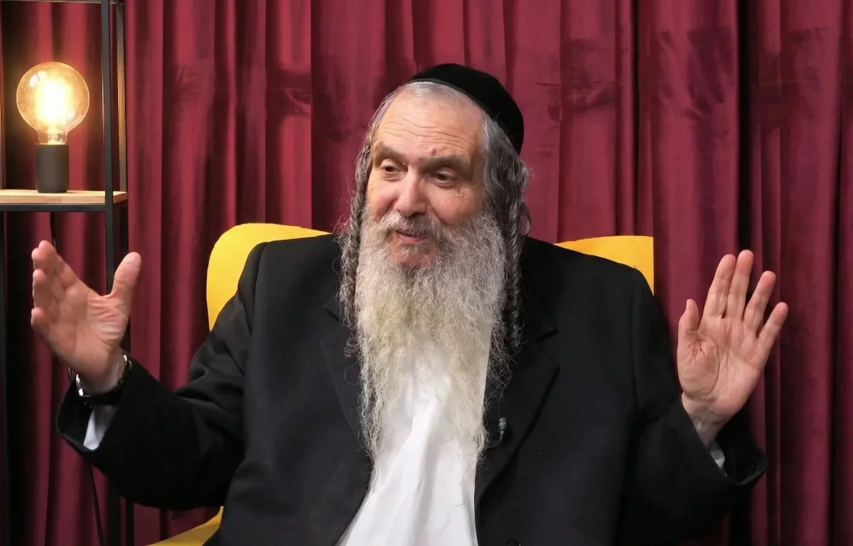 הרב שלום ארוש מזהיר: "עם ישראל זקוק עכשיו לרחמים מרובים" הרב שלום ארוש מזהיר: "עם ישראל זקוק עכשיו לרחמים מרובים"