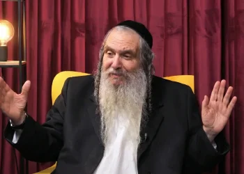 הרב שלום ארוש מזהיר: "עם ישראל זקוק עכשיו לרחמים מרובים" הרב שלום ארוש מזהיר: "עם ישראל זקוק עכשיו לרחמים מרובים"