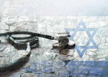 סערה בבריטניה: איגוד הרופאים דורש לבטל את הגדרת האנטישמיות במערכת הבריאות