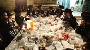 הסגולה שרבים מפספסים במוצאי שבת - וחז"ל הפליגו בשכרה