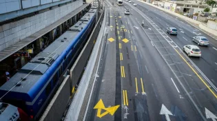 מהפכה בכבישים? כך משרד התחבורה מתכנן לעצור את הנהגים שמנצלים את הנתיב המהיר