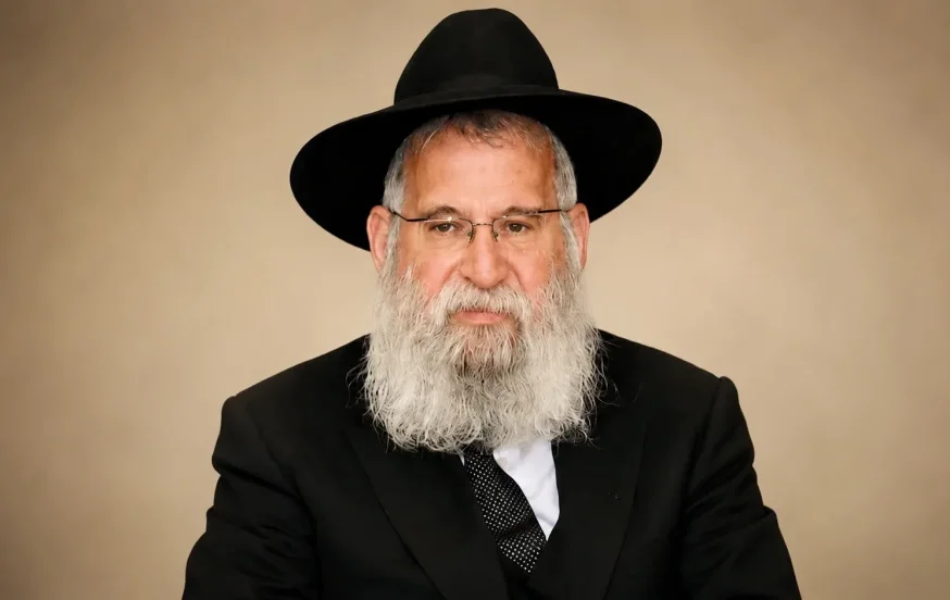דאגה בעולם התורה: רב העיר חולון לקה באירוע לבבי, התפללו לרפואתו