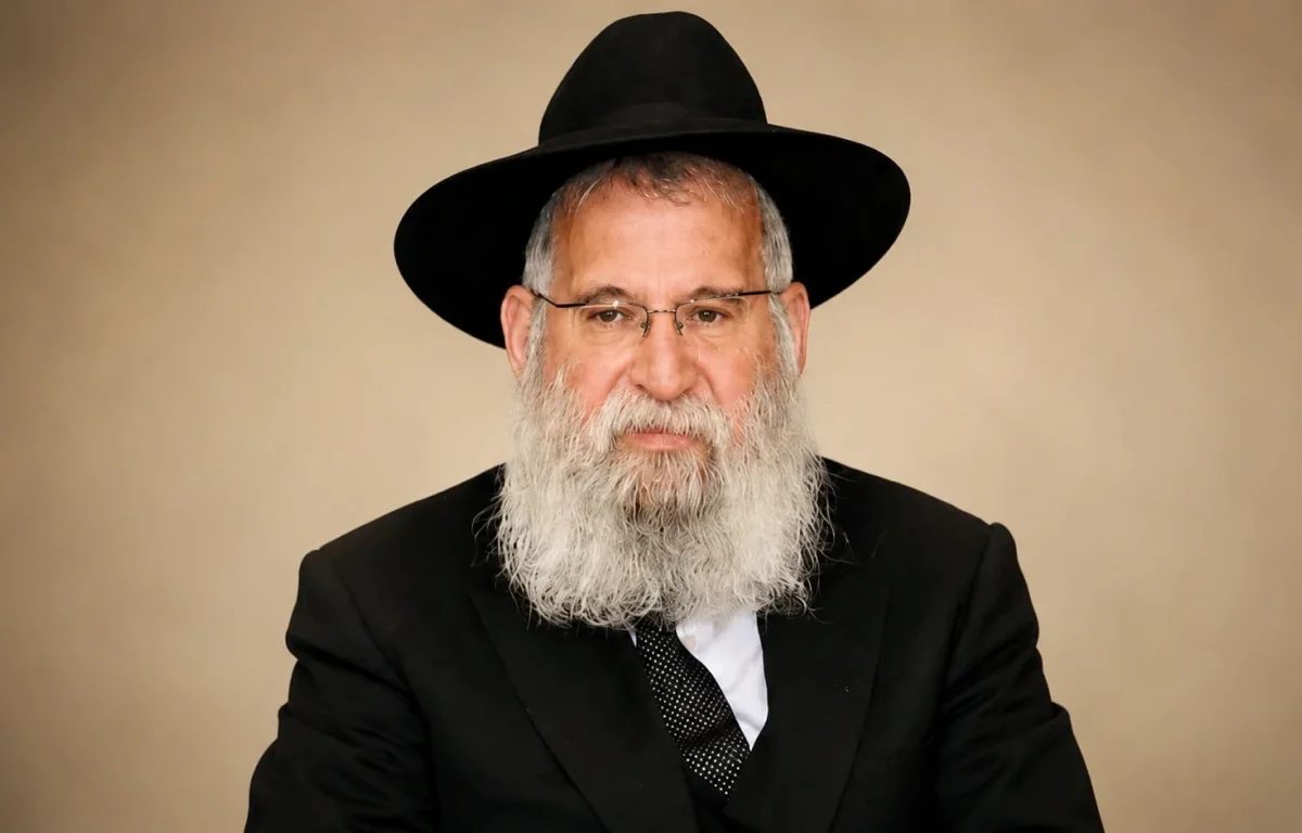 דאגה בעולם התורה: רב העיר חולון לקה באירוע לבבי, התפללו לרפואתו