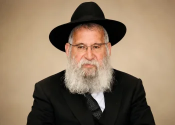 דאגה בעולם התורה: רב העיר חולון לקה באירוע לבבי, התפללו לרפואתו