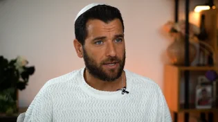 "נתנו לאבא שלי חודשיים לחיות" | הסיפור המטלטל של טום קשתי