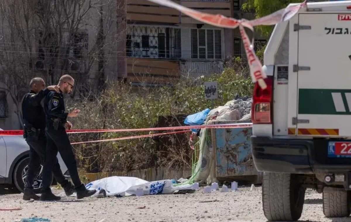 ניסיון פיגוע בלוד הסתיים בחיסול המחבל: ניסה לדקור לוחם יס"מ ונורה במקום ניסיון פיגוע בלוד הסתיים בחיסול המחבל: ניסה לדקור לוחם יס"מ ונורה במקום