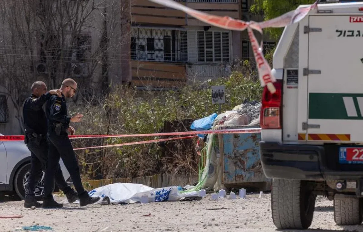 ניסיון פיגוע בלוד הסתיים בחיסול המחבל: ניסה לדקור לוחם יס"מ ונורה במקום ניסיון פיגוע בלוד הסתיים בחיסול המחבל: ניסה לדקור לוחם יס"מ ונורה במקום