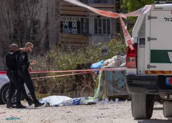 ניסיון פיגוע בלוד הסתיים בחיסול המחבל: ניסה לדקור לוחם יס"מ ונורה במקום ניסיון פיגוע בלוד הסתיים בחיסול המחבל: ניסה לדקור לוחם יס"מ ונורה במקום