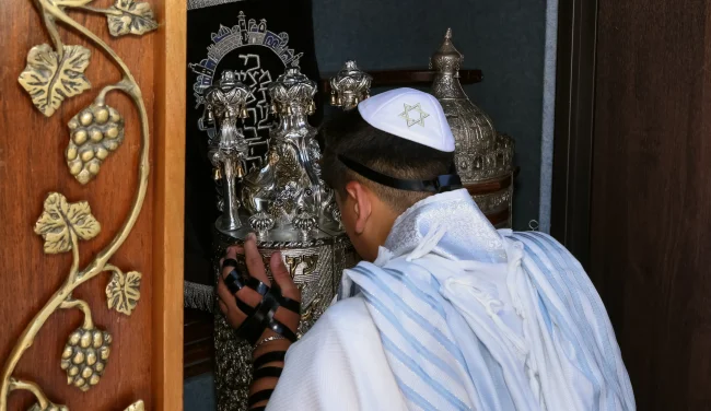 בין המצרים: הכוח הרוחני מפרשת פנחס שמסוגל לקרב את הגאולה