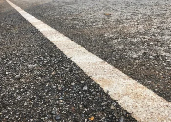 הקו שכולנו רואים בכל נסיעה: ההמצאה הפשוטה שמצילה מיליוני חיים בעולם הקו שכולנו רואים בכל נסיעה: ההמצאה הפשוטה שמצילה מיליוני חיים בעולם