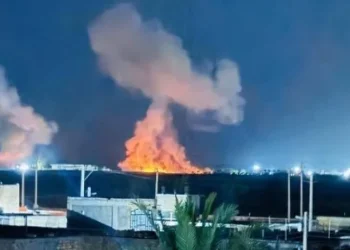 טראמפ הורה על מתקפה: ארה"ב תקפה באיראן בעקבות הפגיעה בספינת המכולות