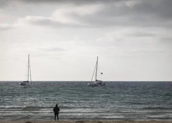 שיא החום עוד לפנינו: אזהרה אדומה באזורים נרחבים ומתי צפויה ההקלה?