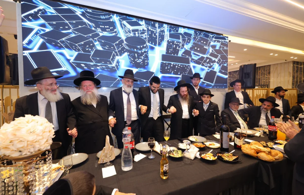 שמחת בר המצווה לבנו של ראש ישיבת "שלהבת התורה" הרב אבידן סנדרוסי שליט"א שמחת בר המצווה לבנו של ראש ישיבת "שלהבת התורה" הרב אבידן סנדרוסי שליט"א