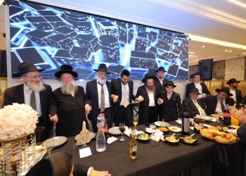 שמחת בר המצווה לבנו של ראש ישיבת "שלהבת התורה" הרב אבידן סנדרוסי שליט"א שמחת בר המצווה לבנו של ראש ישיבת "שלהבת התורה" הרב אבידן סנדרוסי שליט"א