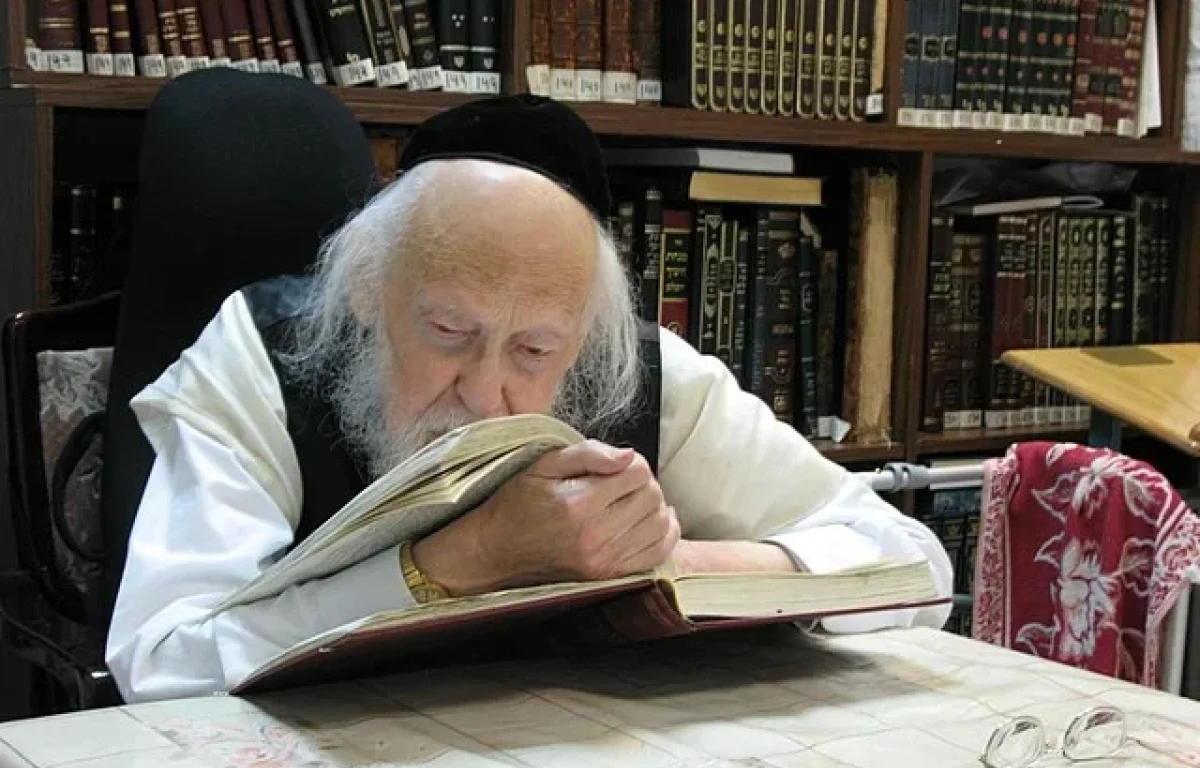 14 שנים לפטירת מרן הגרי"ש אלישיב: 10 עובדות מרתקות על גדול הדור שהקדיש את חייו לתורה 14 שנים לפטירת מרן הגרי"ש אלישיב: 10 עובדות מרתקות על גדול הדור שהקדיש את חייו לתורה