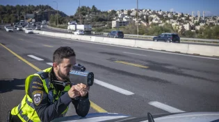 נוסעים מחר? מבצע האכיפה הענק של המשטרה יוצא לדרך - וזה מה שמחכה לכם בכבישים