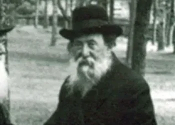 גם בשעות הקשות ביותר הוא לא הפסיק לדאוג לעם ישראל - סיפורו של רבי חיים עוזר גרודזינסקי גם בשעות הקשות ביותר הוא לא הפסיק לדאוג לעם ישראל - סיפורו של רבי חיים עוזר גרודזינסקי