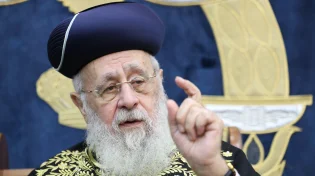 מאיזה גיל מחנכים ילד לתפילה? תשובתו של הרב יצחק יוסף