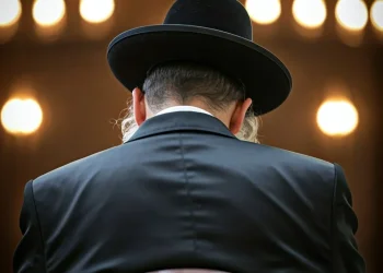 כמה פעמים אפשר לבקש מה'? התשובה המפתיעה שמלמדת פרשת ואתחנן כמה פעמים אפשר לבקש מה'? התשובה המפתיעה שמלמדת פרשת ואתחנן