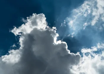 חושבים שאתם אלרגיים לשמש? אלו הם הסימנים חושבים שאתם אלרגיים לשמש? אלו הם הסימנים
