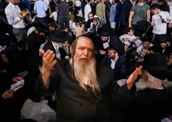 הרב שלום ארוש חושף: "החורבן האמיתי מתחיל כשאדם לא מרוצה מחייו" הרב שלום ארוש חושף: "החורבן האמיתי מתחיל כשאדם לא מרוצה מחייו"