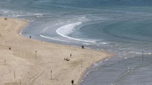 האזהרה שיצאה הבוקר על חופי ישראל: הרחצה עלולה להיות מסוכנת