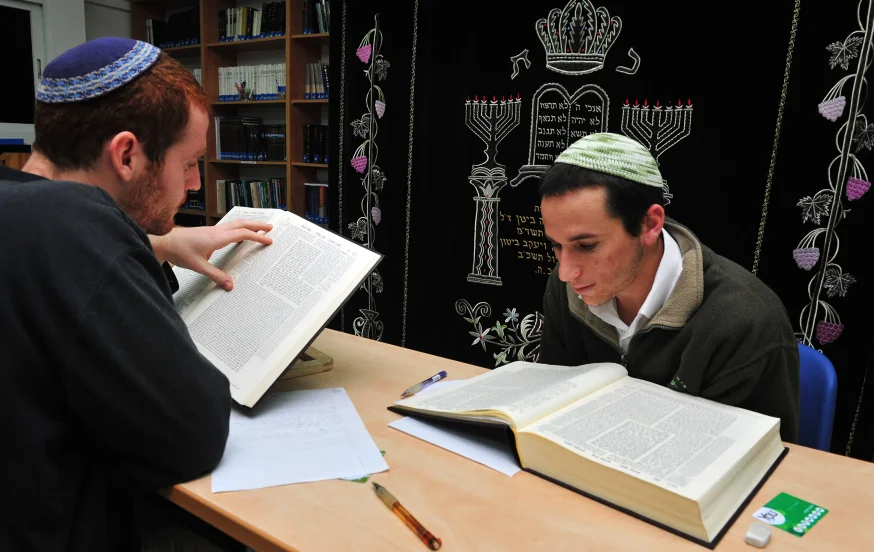 התורה מושלמת: הסיבה שאסור לשנות אפילו פרט אחד