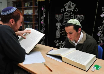 התורה מושלמת: הסיבה שאסור לשנות אפילו פרט אחד התורה מושלמת: הסיבה שאסור לשנות אפילו פרט אחד