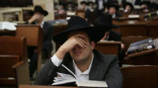 במוצאי שבת זה קורה: הכוחות שמתעוררים - והדרך להינצל מהם