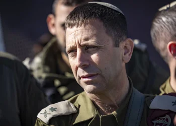 לאחר הסערה: כץ מכחיש כי הדחת האלוף בלוט נועדה לצרכים פוליטיים לאחר הסערה: כץ מכחיש כי הדחת האלוף בלוט נועדה לצרכים פוליטיים