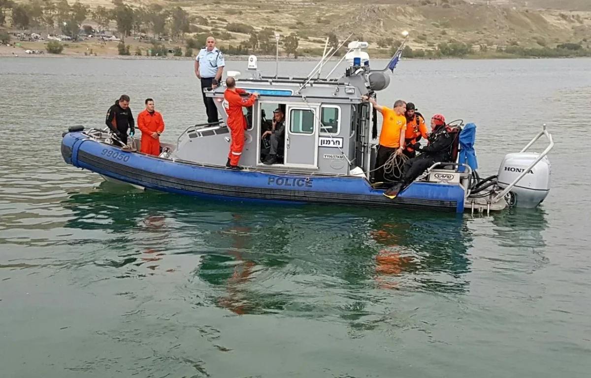 רגעי חרדה בכנרת: שלושה בחורי ישיבה נעלמו ואותרו בחיים רגעי חרדה בכנרת: שלושה בחורי ישיבה נעלמו ואותרו בחיים