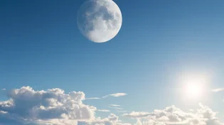למה לפעמים אפשר לראות את הירח גם באמצע היום?