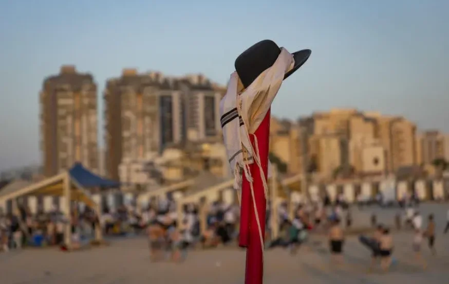 אזהרה אדומה באזורים נרחבים: עומסי חום כבדים עד קיצוניים ברחבי הארץ אזהרה אדומה באזורים נרחבים: עומסי חום כבדים עד קיצוניים ברחבי הארץ
