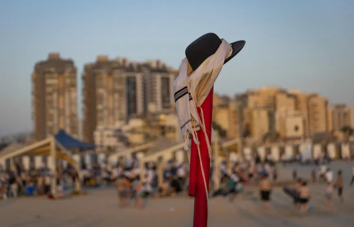 אזהרה אדומה באזורים נרחבים: עומסי חום כבדים עד קיצוניים ברחבי הארץ