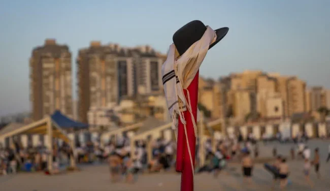 אזהרה אדומה באזורים נרחבים: עומסי חום כבדים עד קיצוניים ברחבי הארץ
