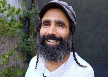 אחרי 13 שנה: רון אהרן קרס חוזר עם "הללוי-ה" בעיבוד רגאיי חדש אחרי 13 שנה: רון אהרן קרס חוזר עם "הללוי-ה" בעיבוד רגאיי חדש