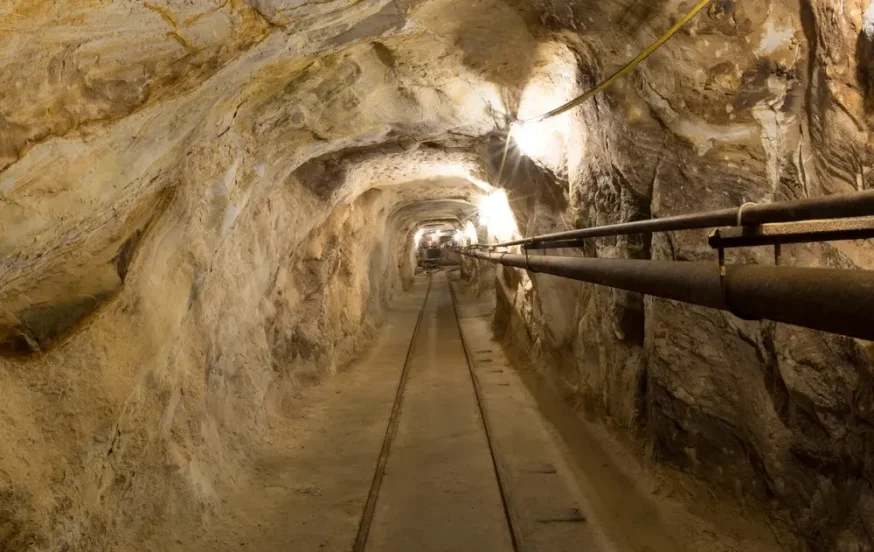 אחרי שנה שהמכרה עמד נטוש: הם חזרו וגילו בו יהלום בשווי הון