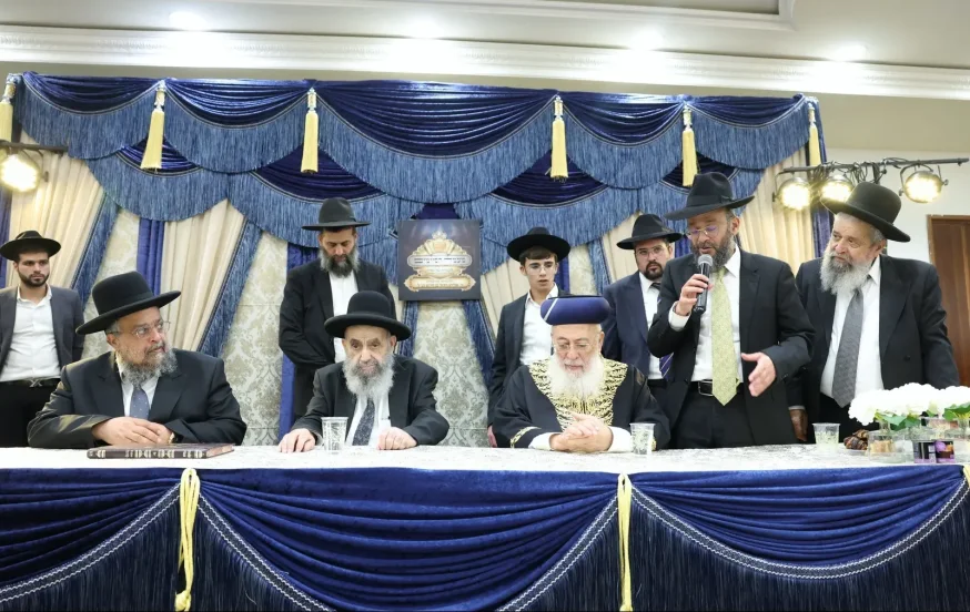 עשרות סיומי מסכת במעמד מרומם בבית המדרש "תפארת וגדולה" (צילום: יעקב כהן)