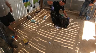 בתוך ארגז החול של הילדים: הנשק המסוכן שנחשף ברהט - חשוד נעצר