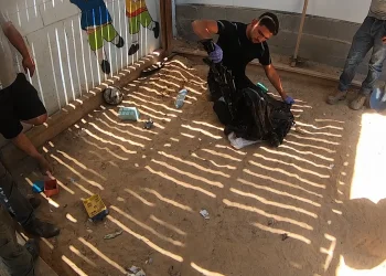 בתוך ארגז החול של הילדים: הנשק המסוכן שנחשף ברהט - חשוד נעצר בתוך ארגז החול של הילדים: הנשק המסוכן שנחשף ברהט - חשוד נעצר