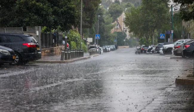 שינוי חד במזג האוויר: גשם וסופות רעמים בדרך, חשש משיטפונות