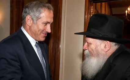 "אתה תמסור את המפתחות למשיח" | מה באמת אמר הרבי לביבי? - שידור חי