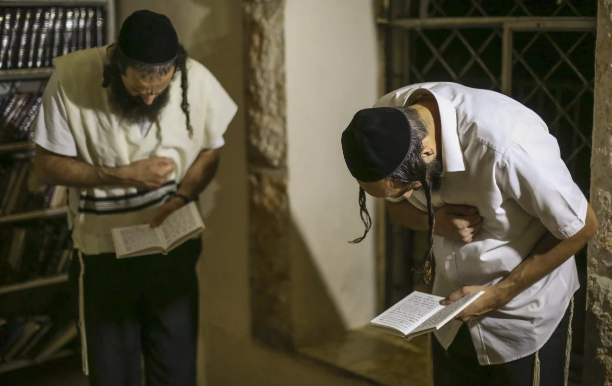 למה חוזרים בסליחות שוב ושוב על י"ג מידות הרחמים?